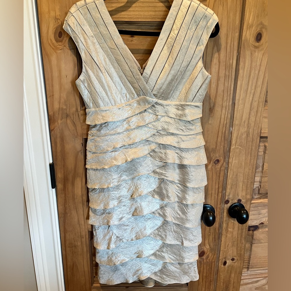 Beautiful Adriana Papell Cocktail Dress - Ivory/Beige - Size 8